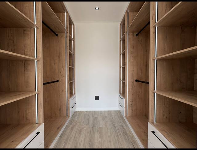 4 BEDROOM HOUSE FOR SALE IN SANDOWN